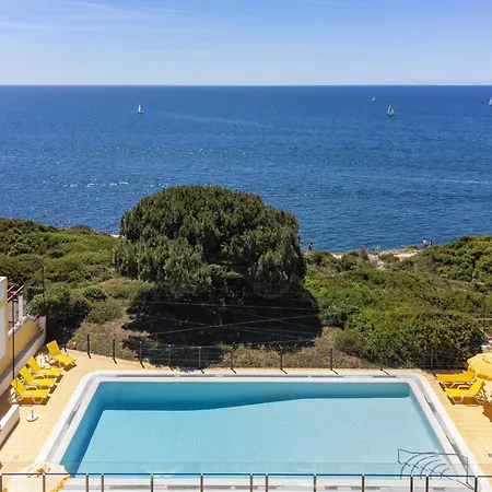 Nyaraló Coastal With Shared Pool